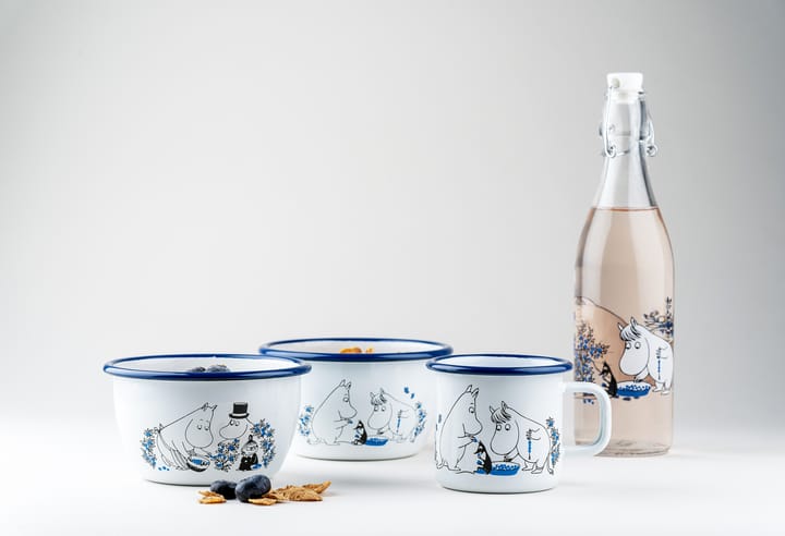Blueberries enamel mug 37 cl, White Muurla