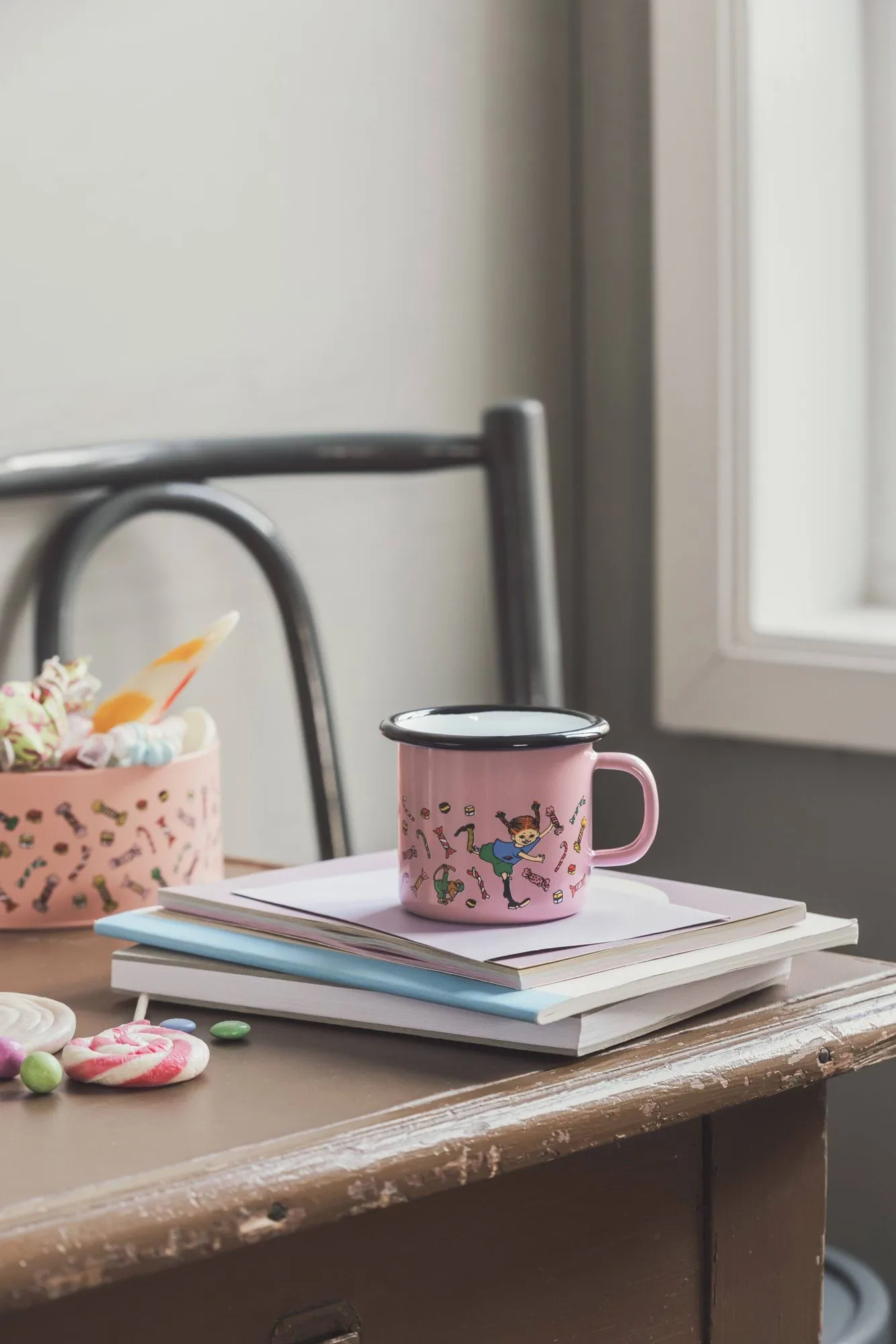 Pippi enamel mug 2.5 dl, Candy Muurla