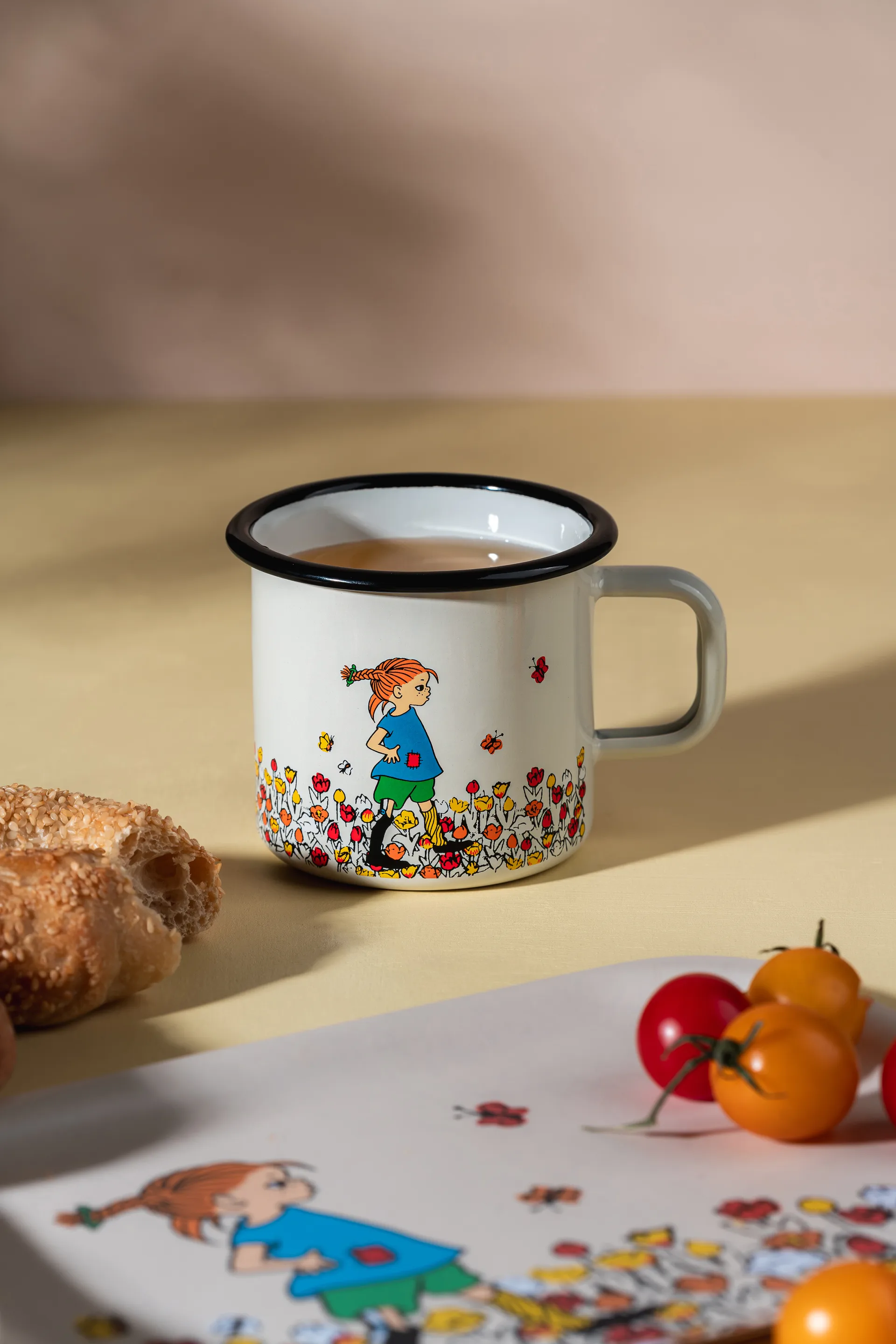 Pippi Longstocking enamel mug 3.7 dl, Be More Pippi Muurla