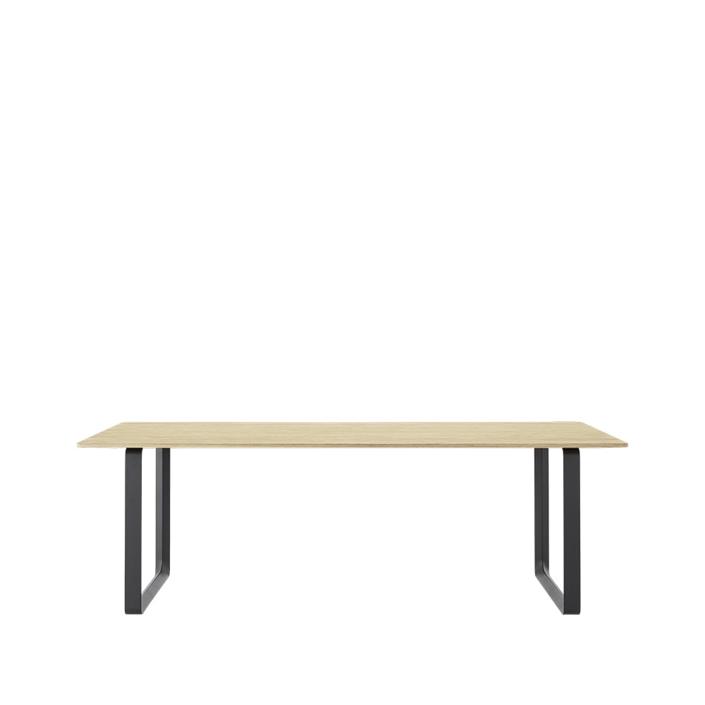 Muuto 70/70 dining table 225x90 cm Solid oak-Black | Scandinavian Design | Dining tables | Beige