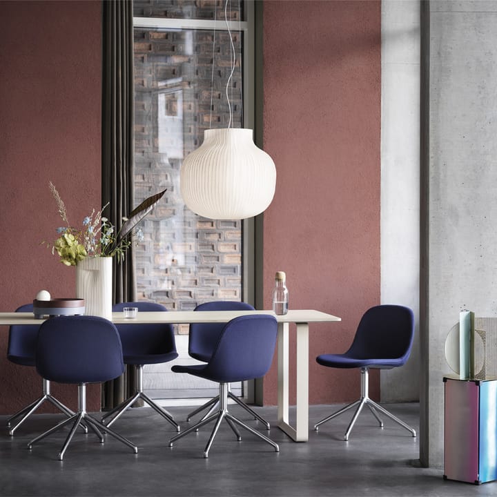 70/70 dining table 225x90 cm, Solid oak-White Muuto