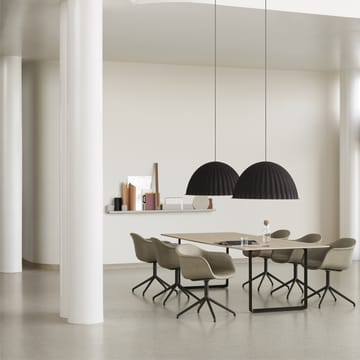 70/70 dining table 295x108 cm - Oak veneer-Plywood-Black - Muuto