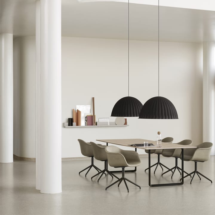 70/70 dining table 295x108 cm, Solid oak-White Muuto
