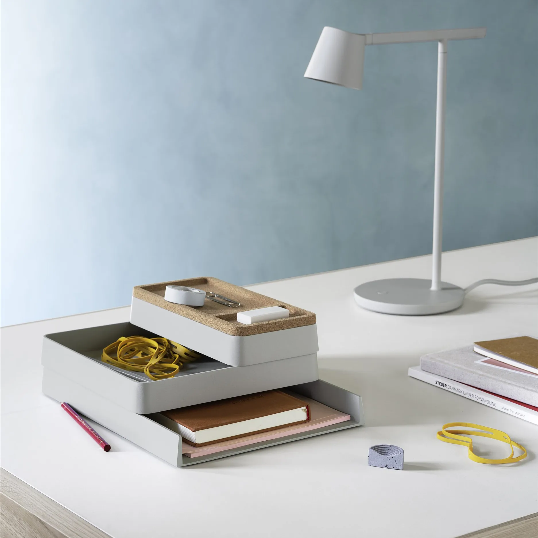 Arrange Desktop tray 25x32 cm, grey Muuto