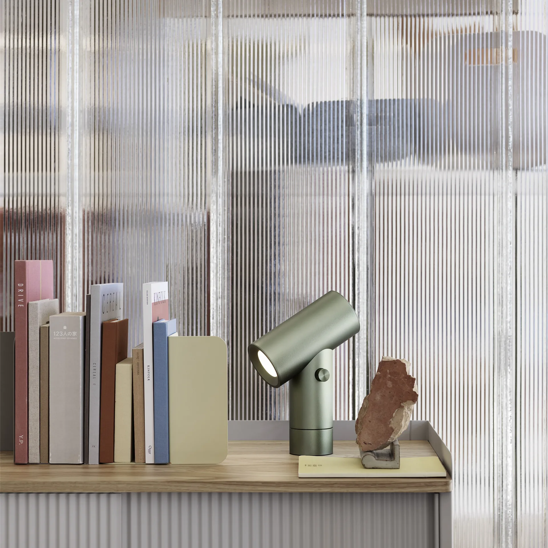 Beam table lamp, green Muuto