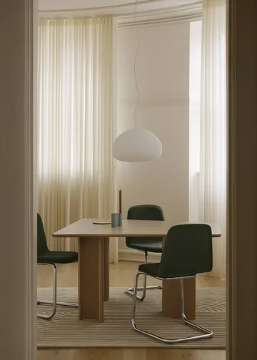 Brink Chair Cantilever Base chair - Oak-chrome - Muuto