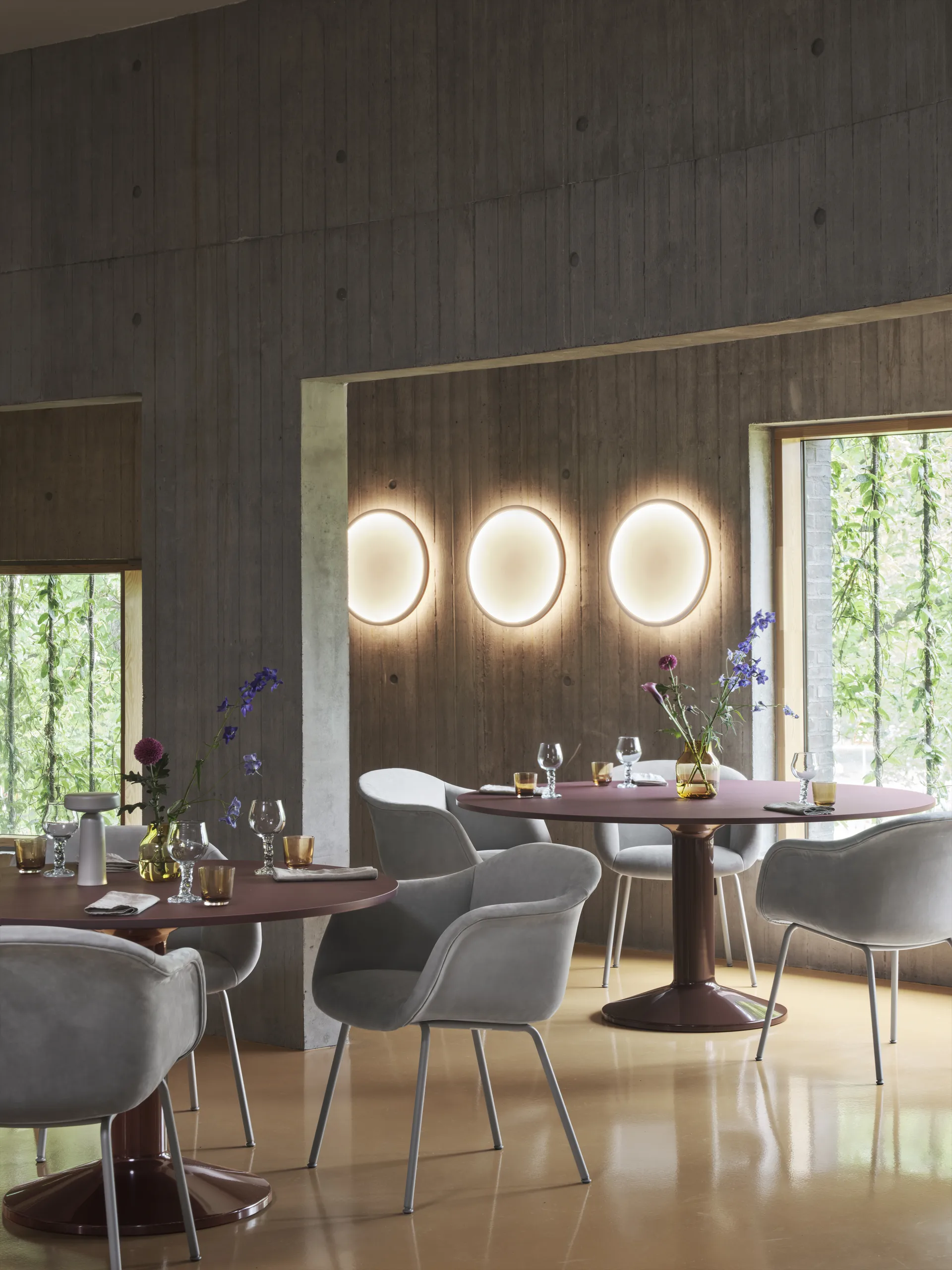 Calm wall lamp Ø50 cm, White/Black Muuto