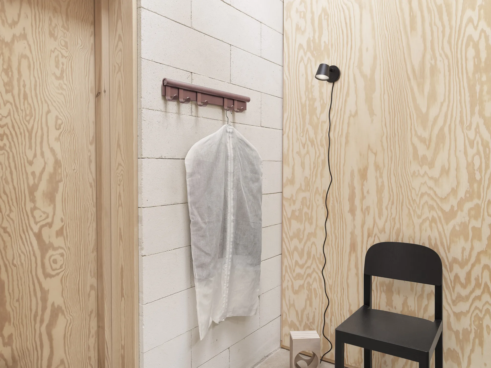 Coil hook for clothes hanger, Plum Muuto