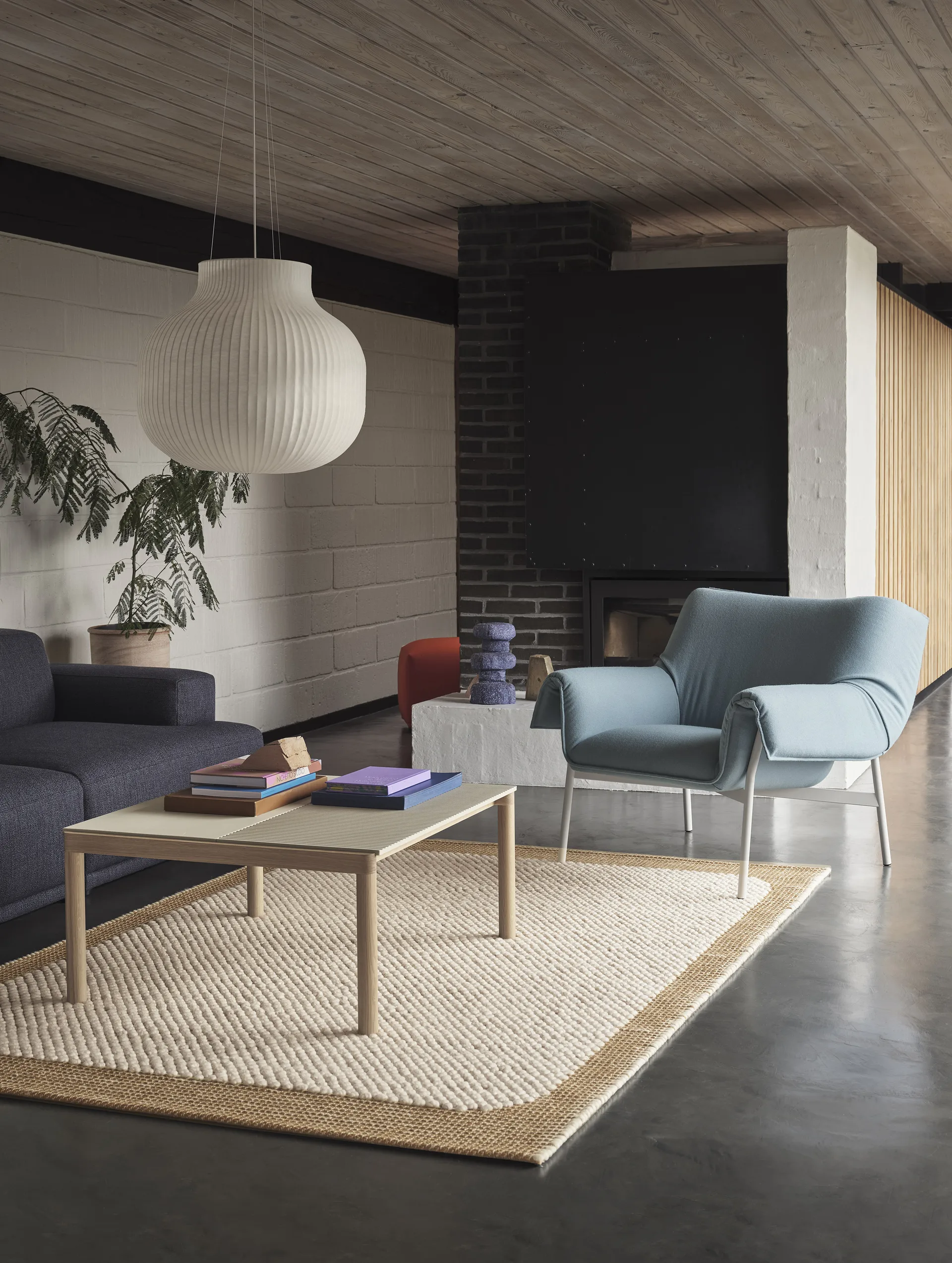 Couple 1 Plain-1 Wavy coffee table 80x84x40 cm, Sand-oak Muuto