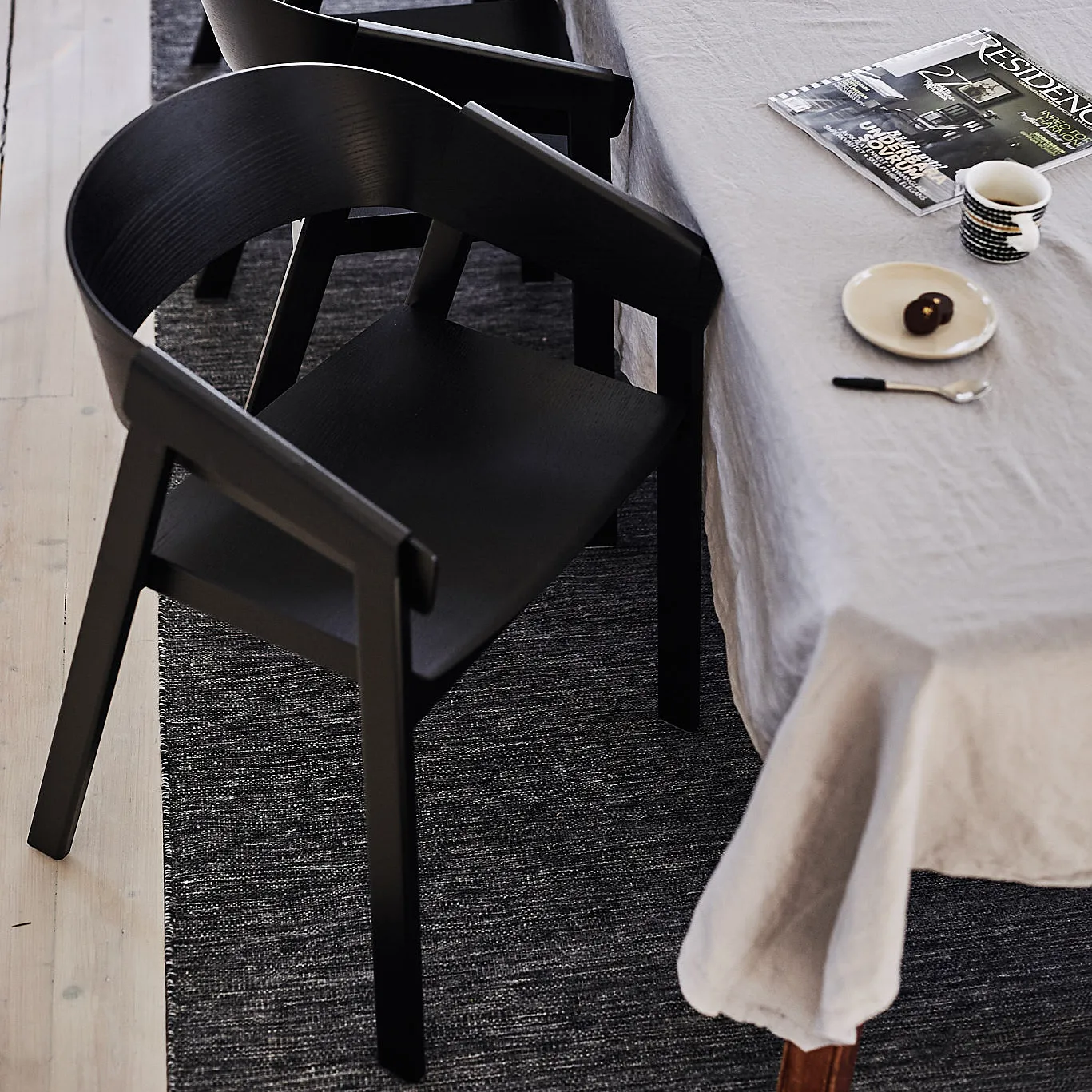 Cover Armchair, Black Muuto