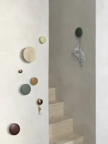 Dots Wood coat hook - Light olive, Ø13 cm - Muuto