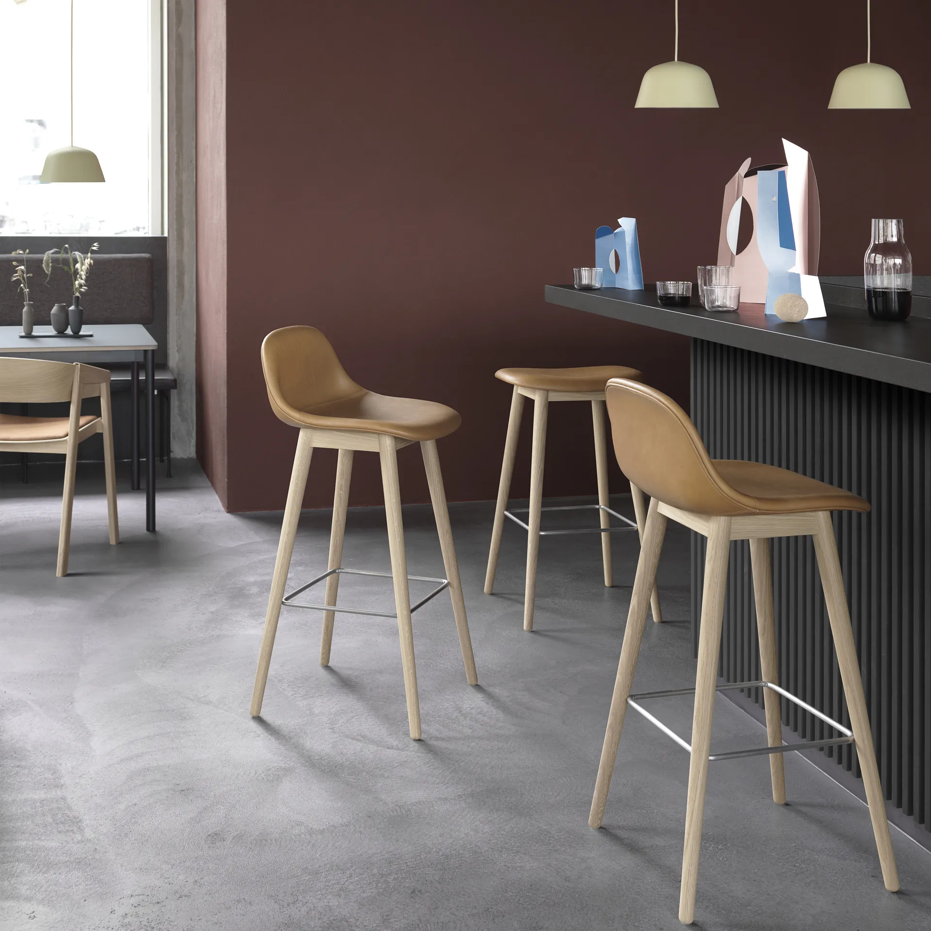 Fiber bar stool 75 cm, Black, dark brown stained legs Muuto