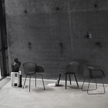 Fiber Chair with arm rest - Anthracite Black (plastic) - Muuto