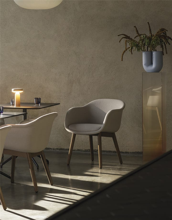 Fiber Conference Armchair with wooden legs, Refine leather cognac-oak Muuto