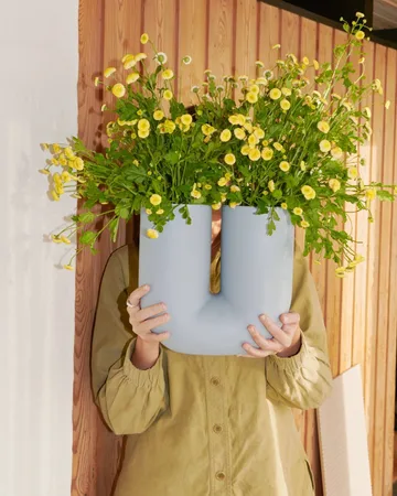 Kink vase 26 cm - Light-blue - Muuto