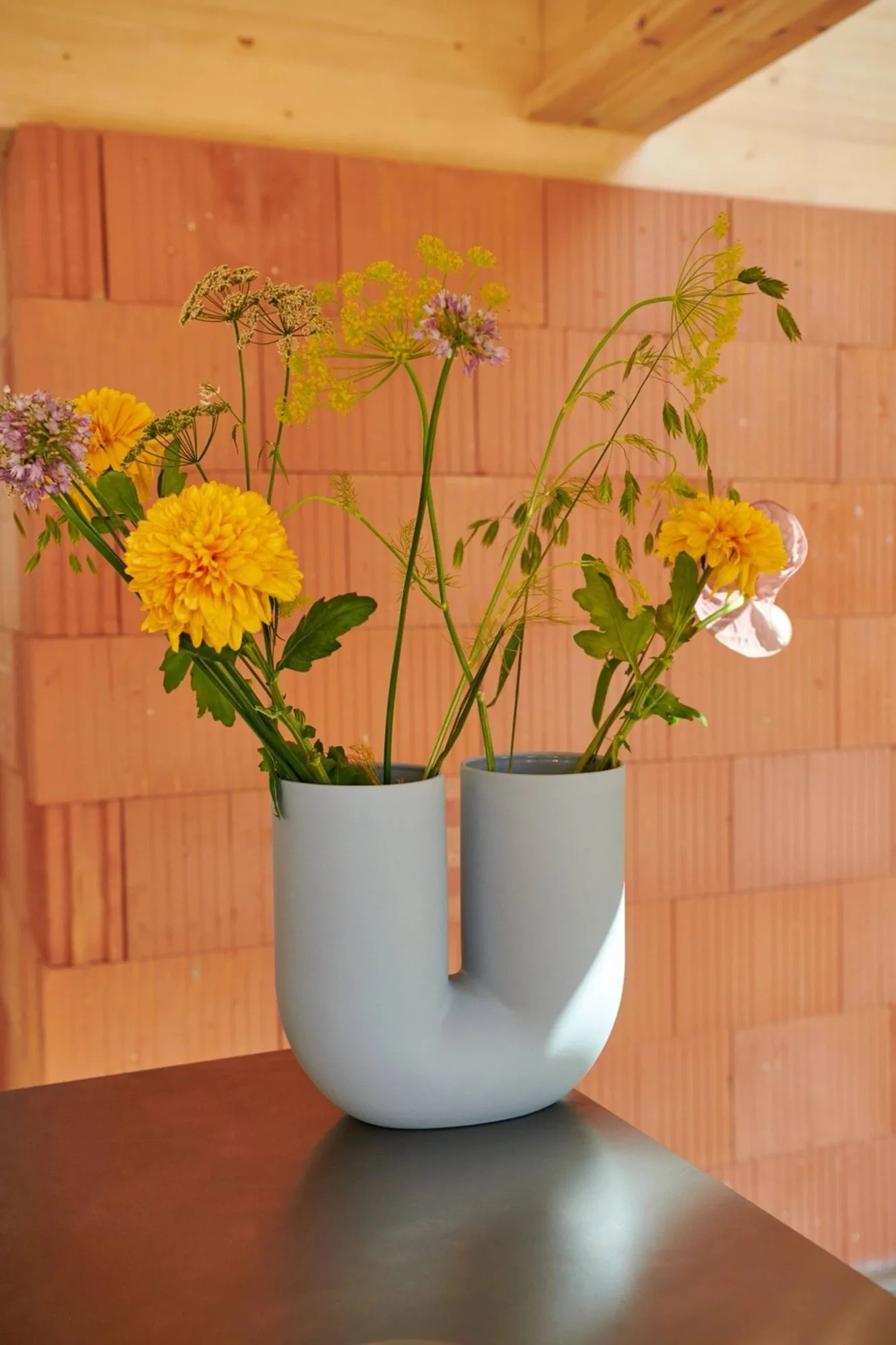 Kink vase 26 cm, Light-blue Muuto