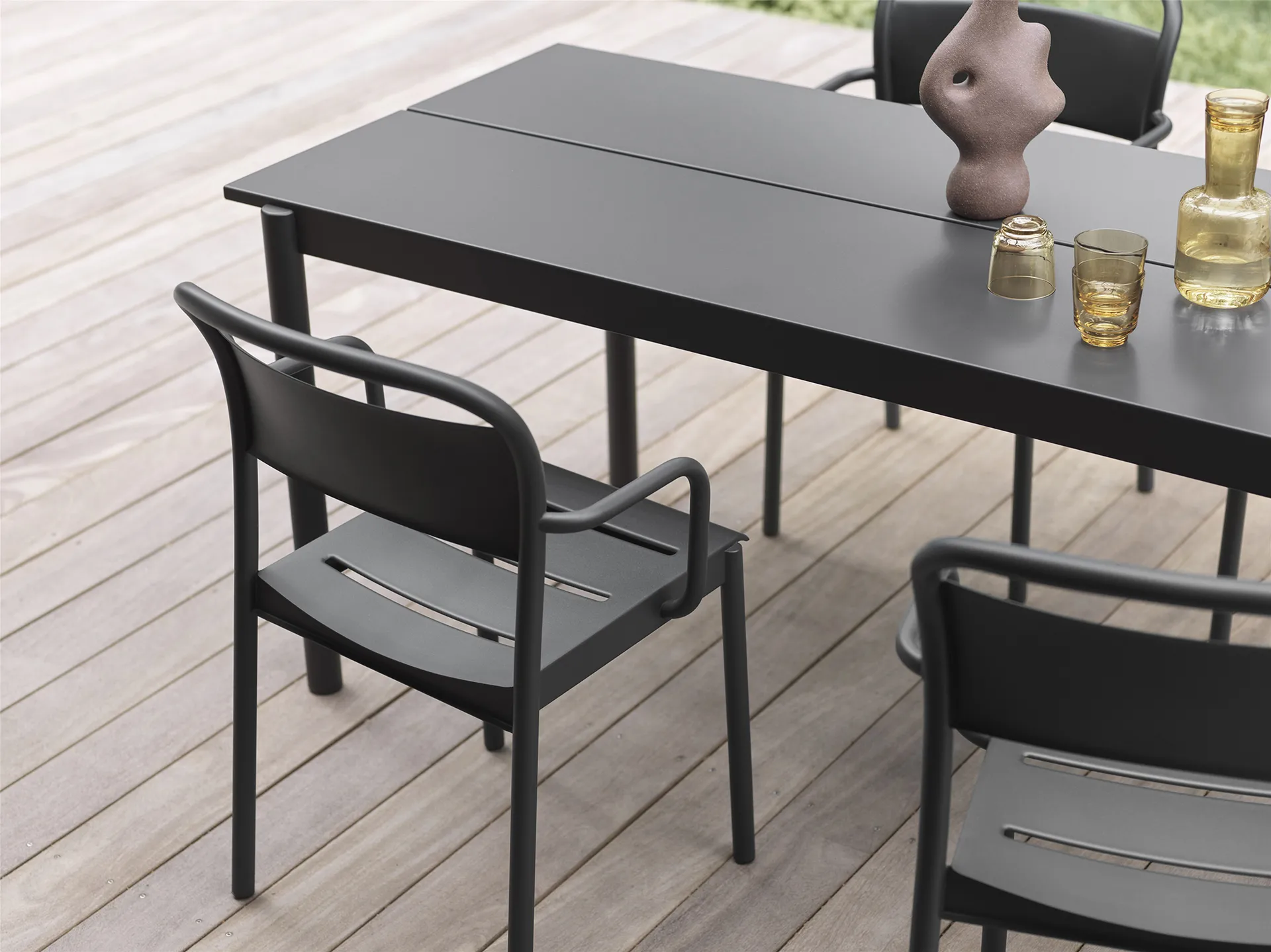 Linear steel armchair, Black Muuto