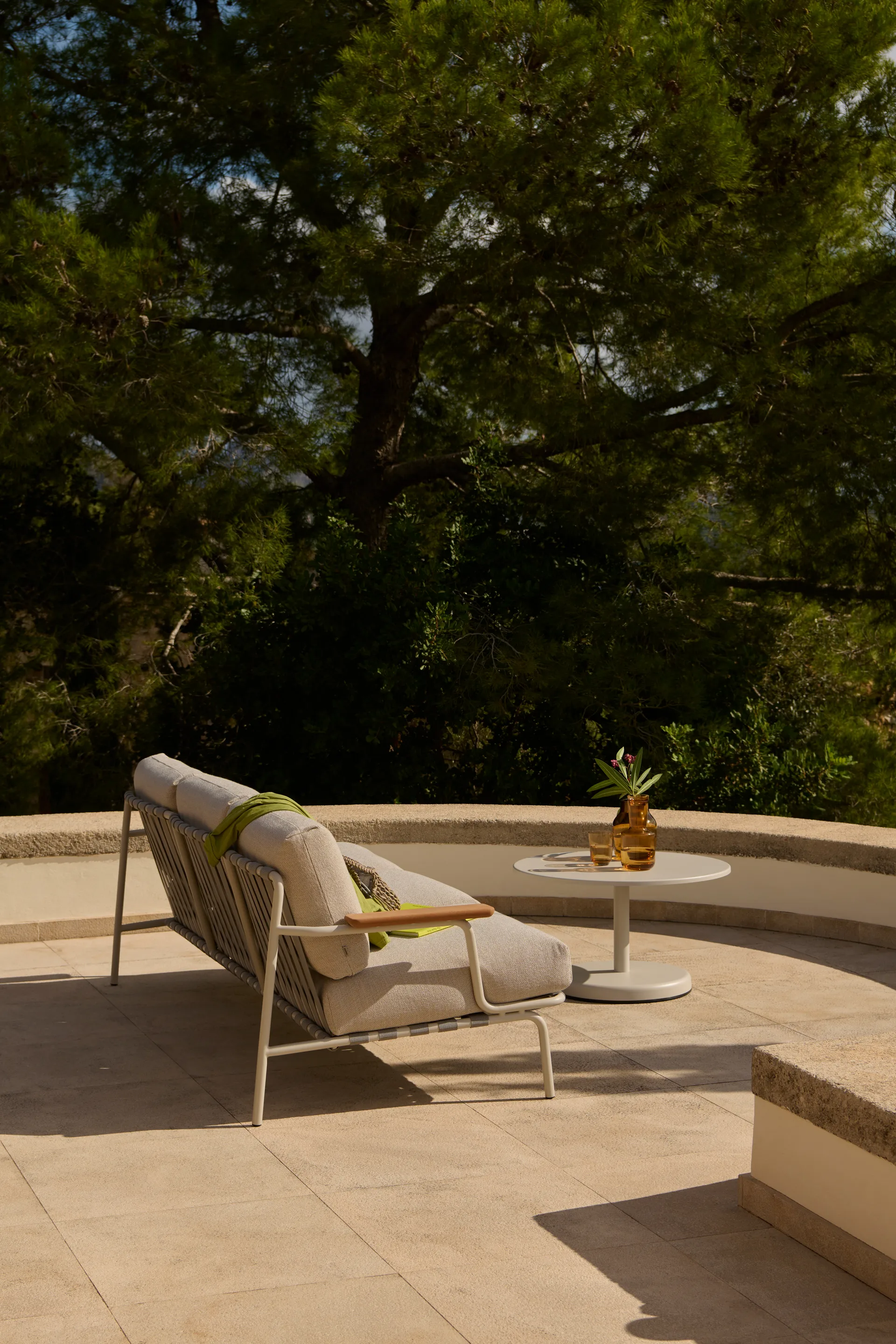 Linear Steel coffee table, Grey, Ø70x40 cm Muuto