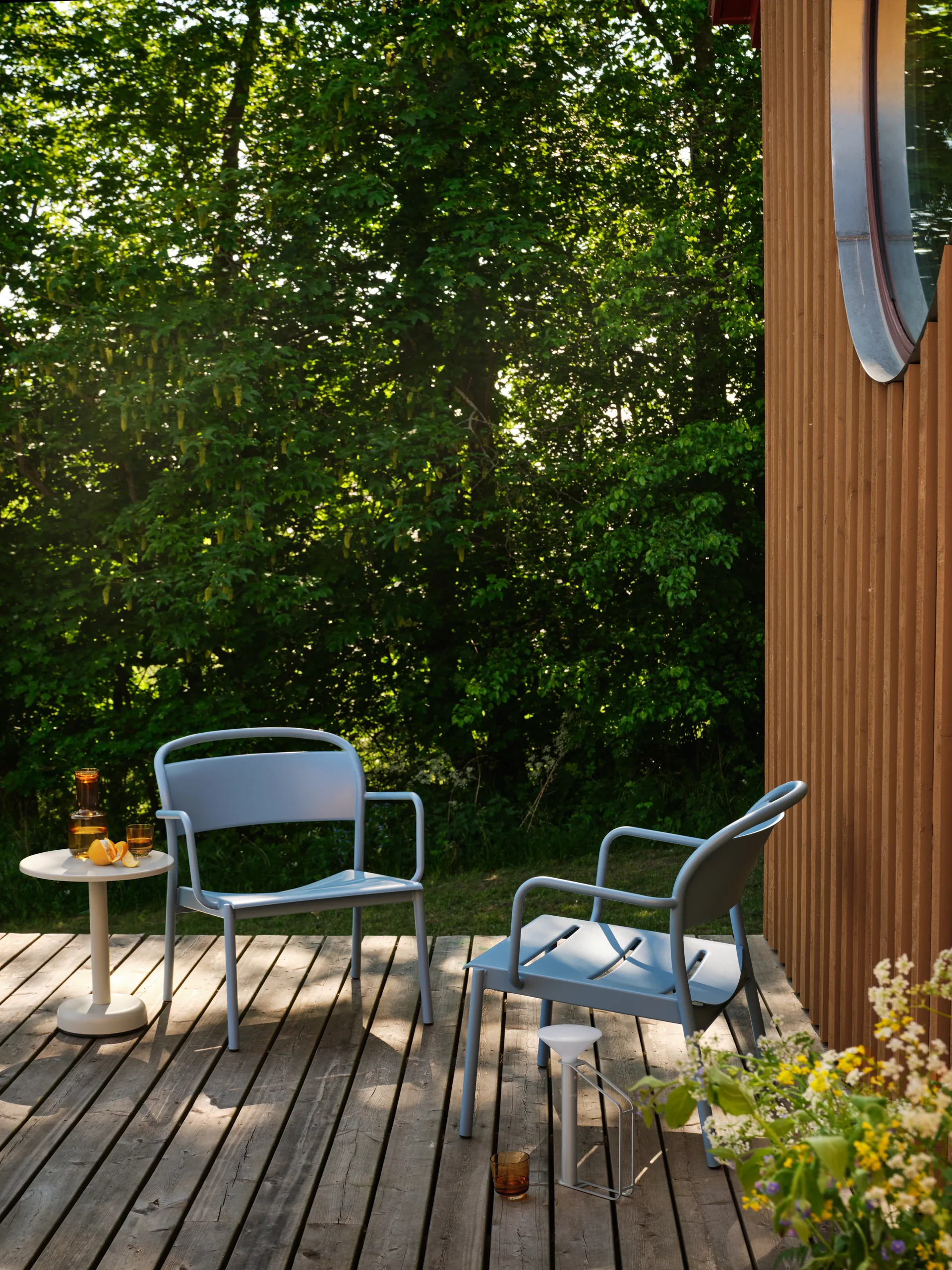 Linear Steel lounge armchair, Pale blue Muuto