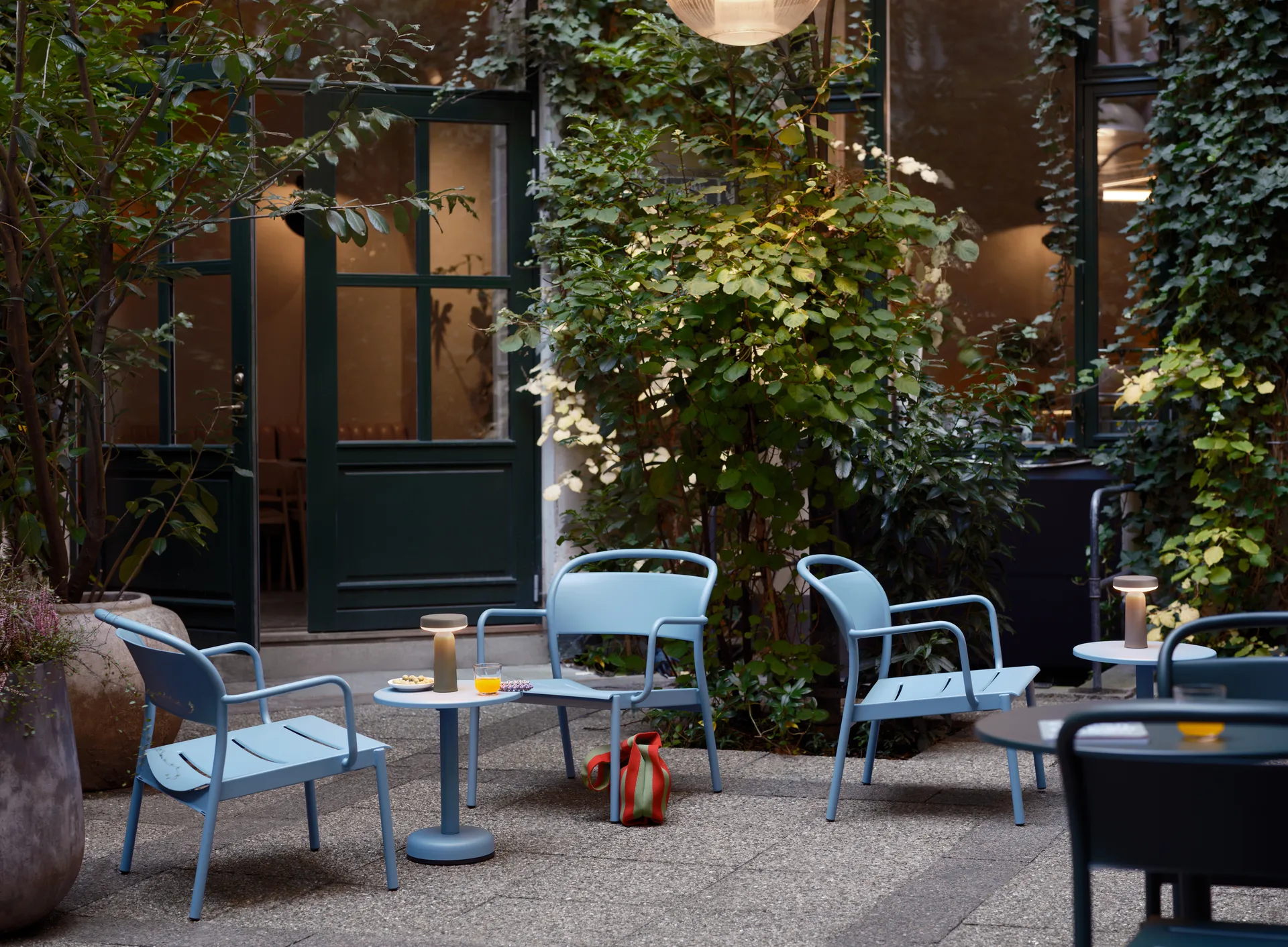Linear Steel lounge armchair, Pale blue Muuto