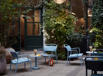 Linear Steel lounge armchair - Pale blue - Muuto