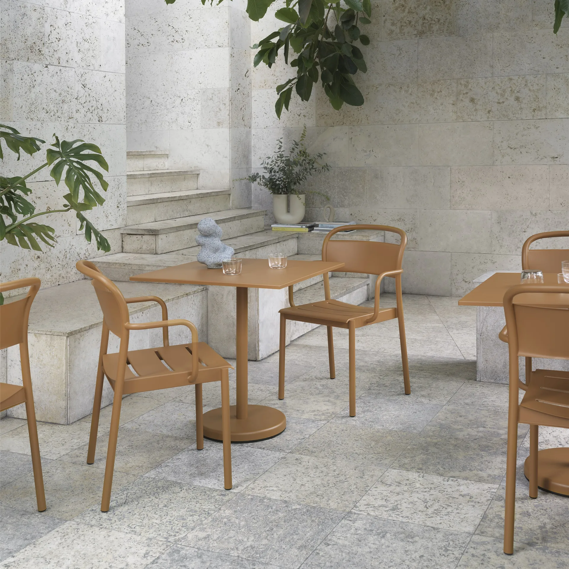 Linear steel table 70x70 cm, Burnt orange Muuto