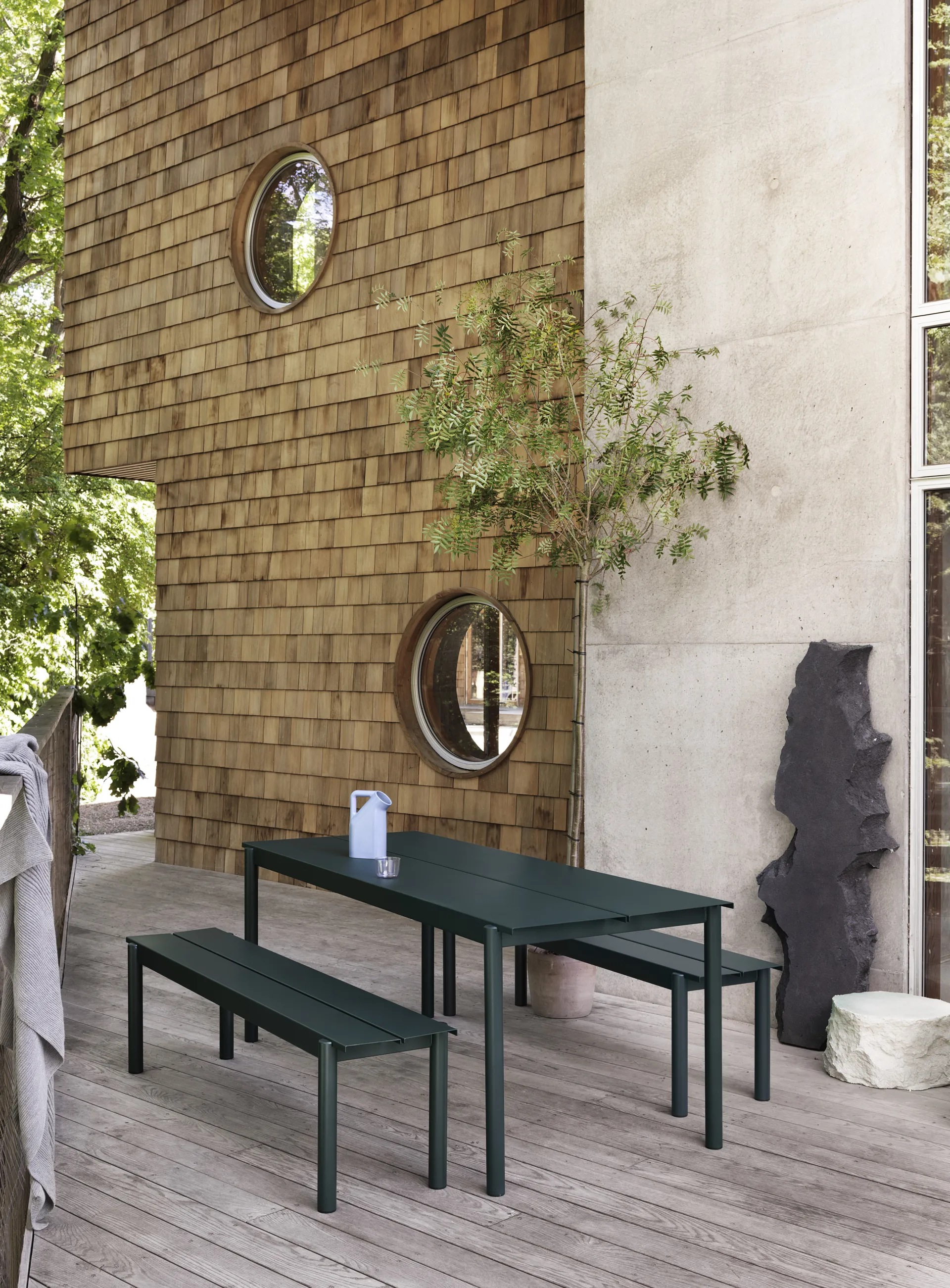 Linear steel table 75x200 cm, Dark green Muuto