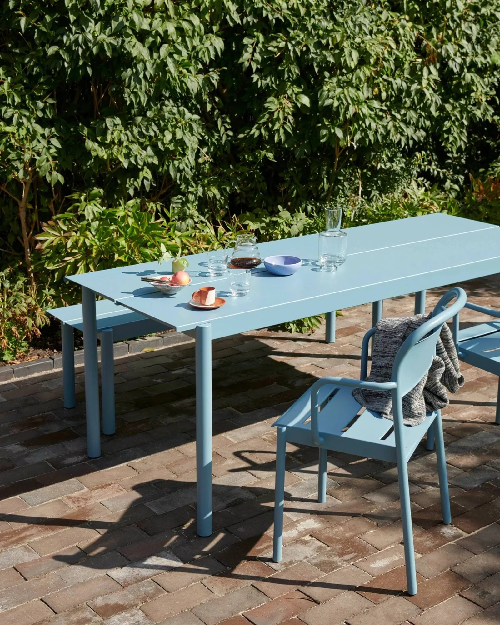 Linear steel table 75x200 cm, Pale blue Muuto