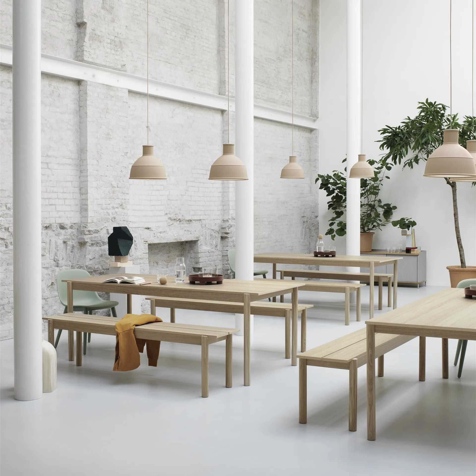 Linear wooden table oak, 200x90 cm Muuto