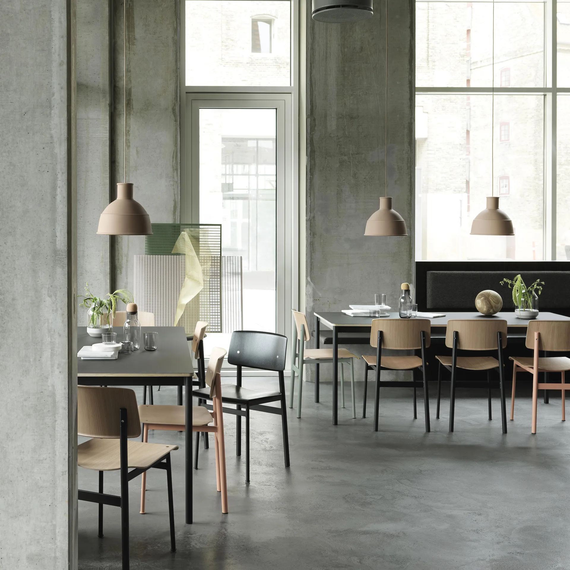 Loft Chair, dusty green-oak Muuto