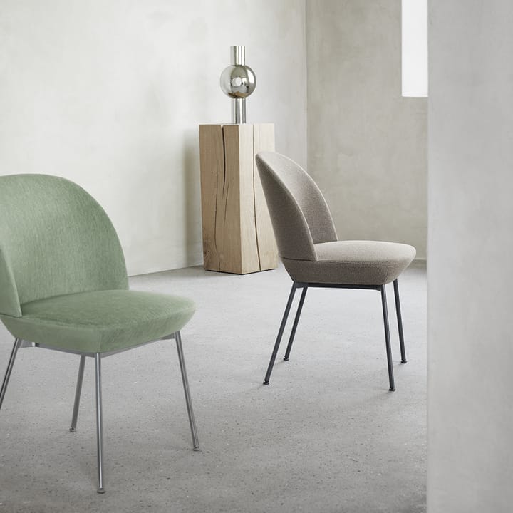 Oslo side chair fabric upholstered, Twill weave 530-Chrome Muuto