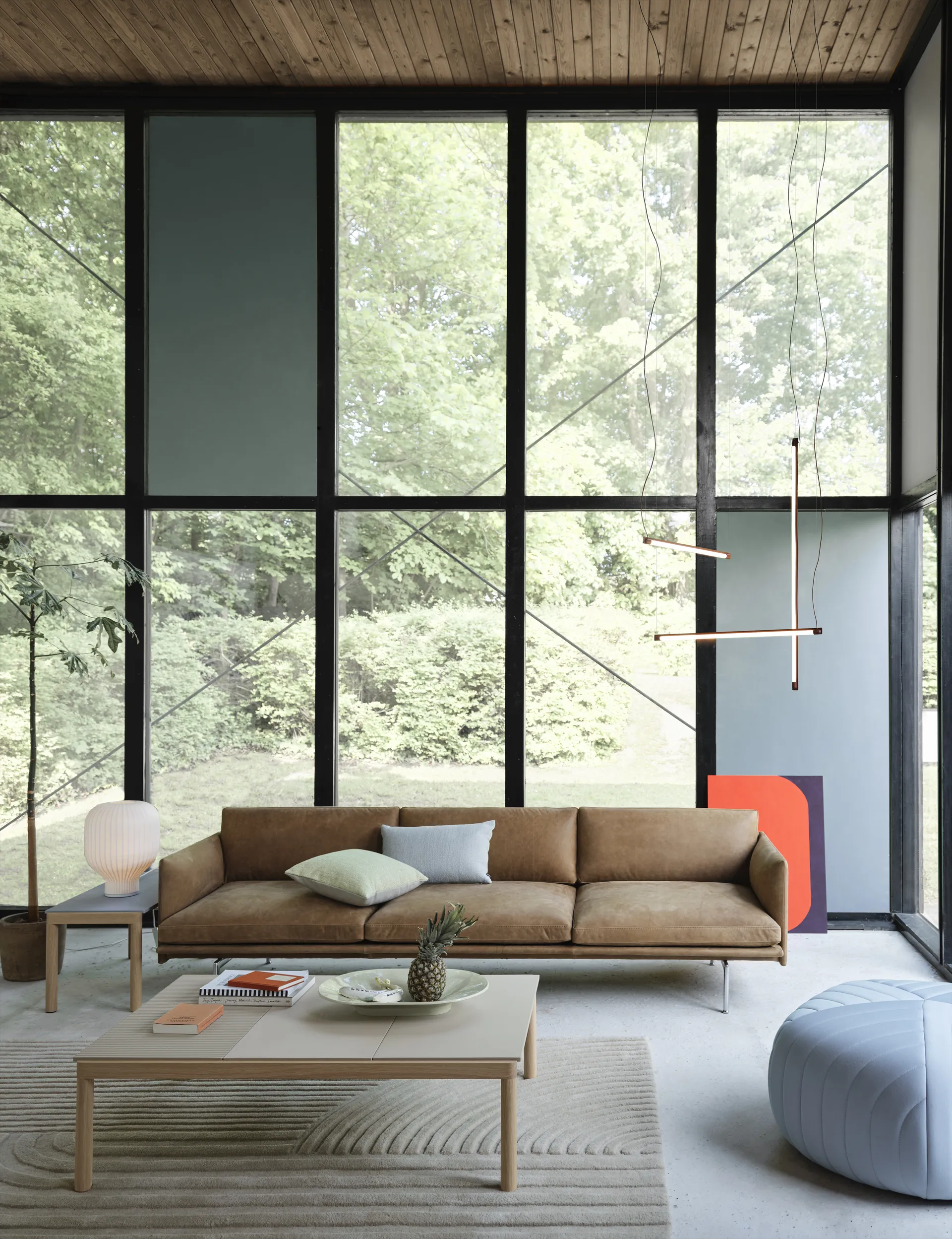 Outline 3.5-seater sofa polished aluminum, Grace leather Camel Muuto