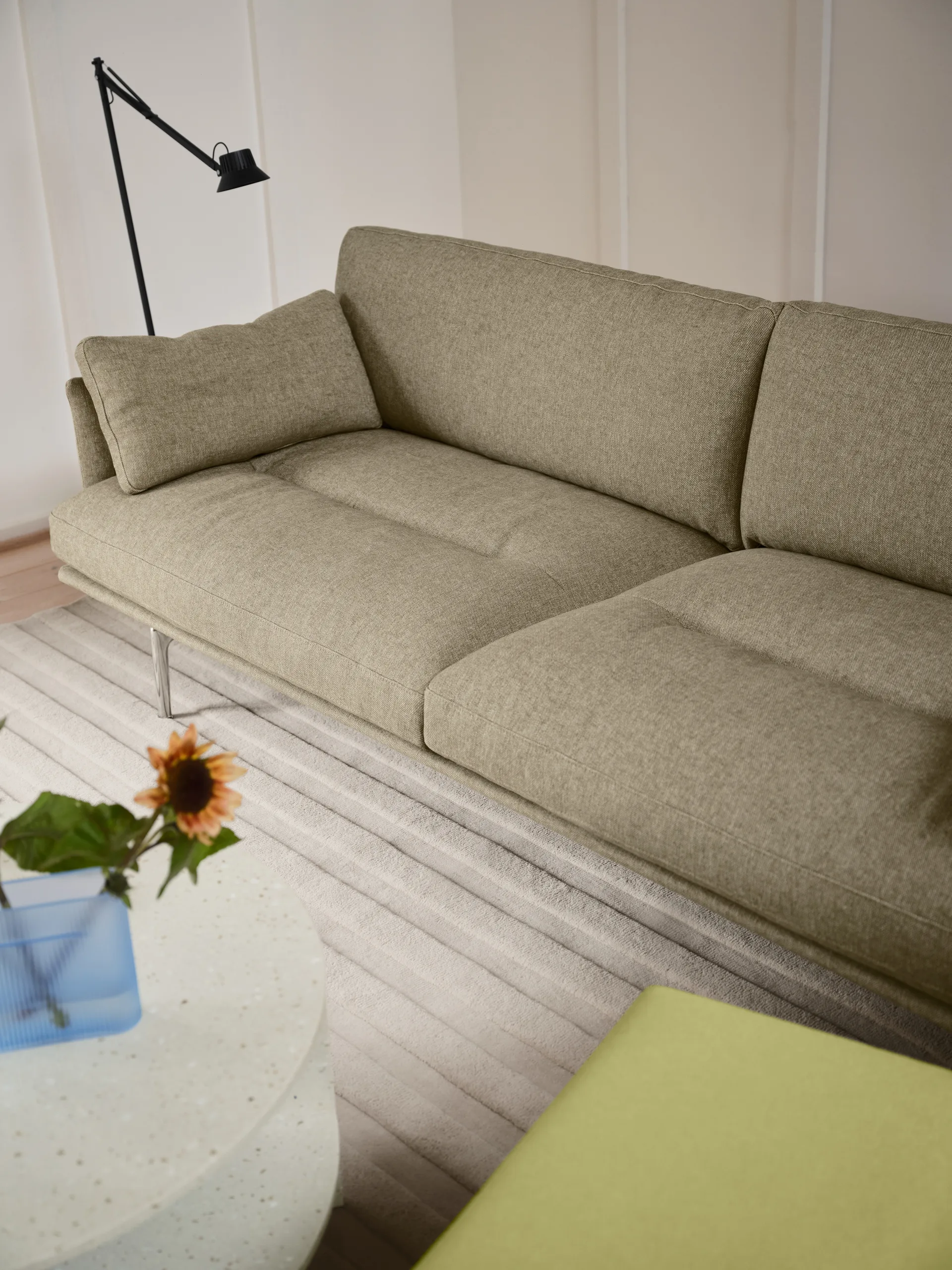 Outline Soft sofa, Clay 15-aluminium legs, 3 seater Muuto