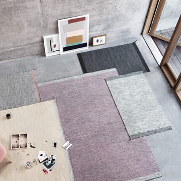 Ply wool rug 170x240 cm - Rose (rosa) - Muuto