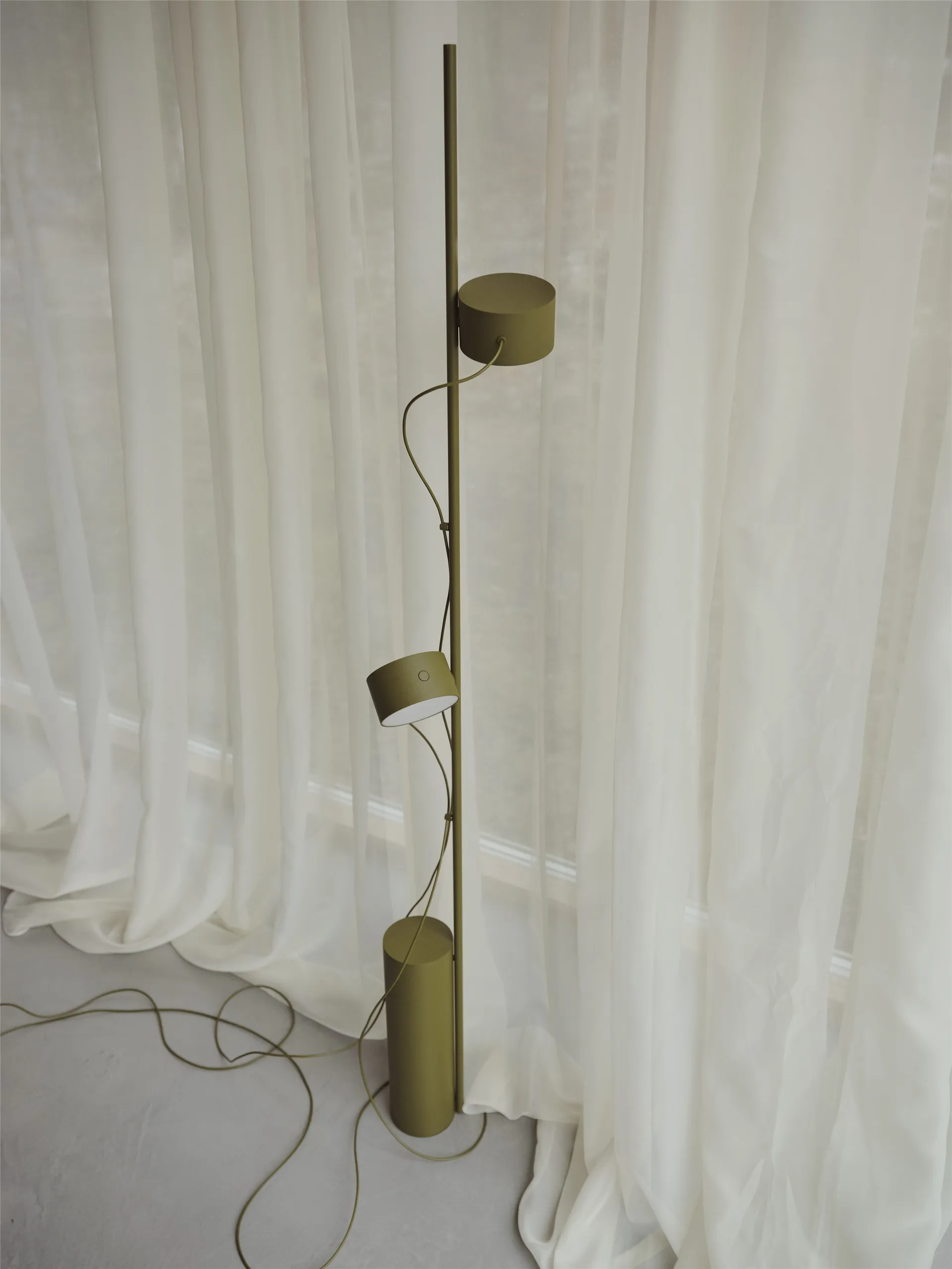 Post floor lamp, Brown-green Muuto