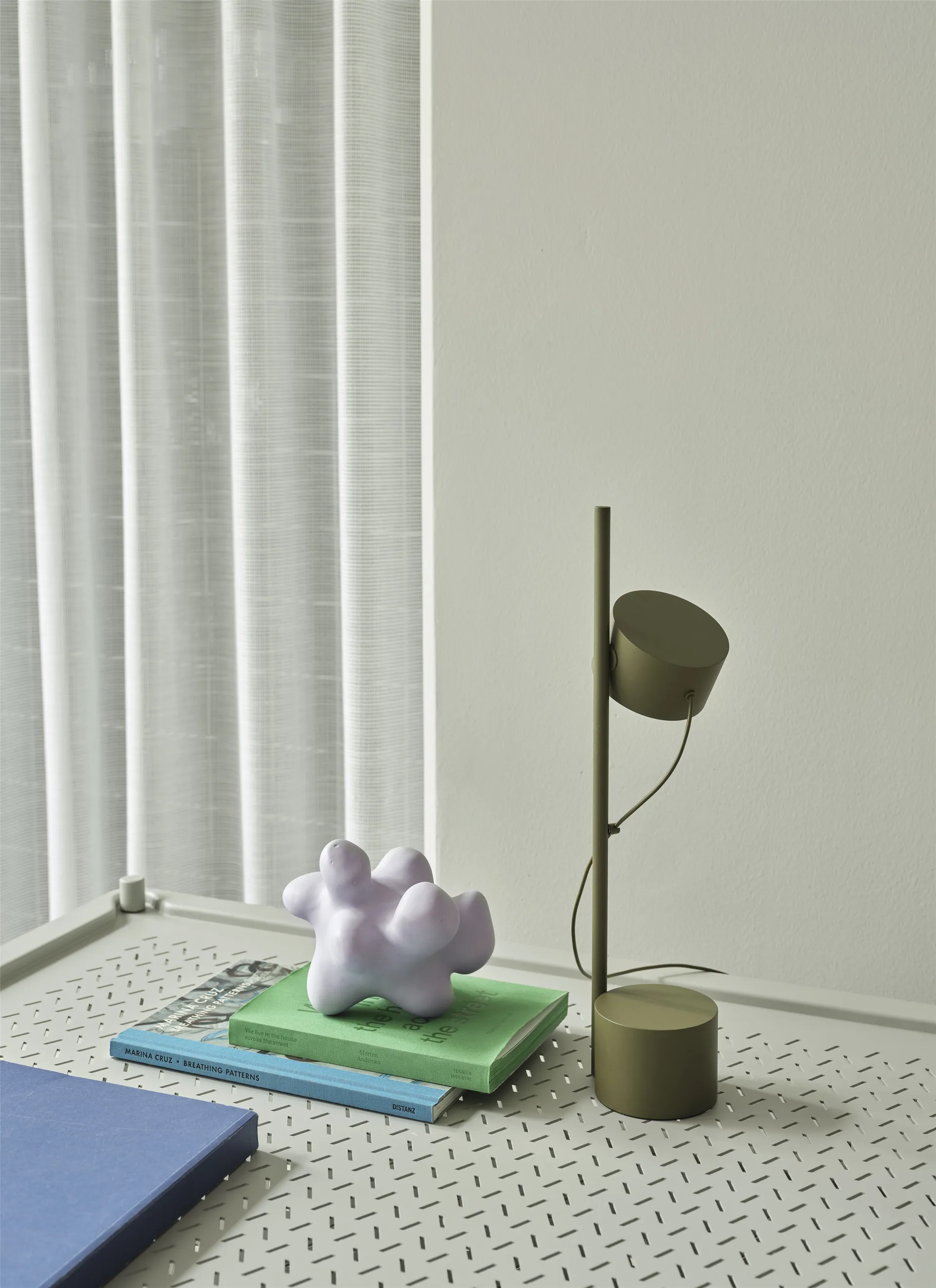 Post table lamp, Brown-green Muuto