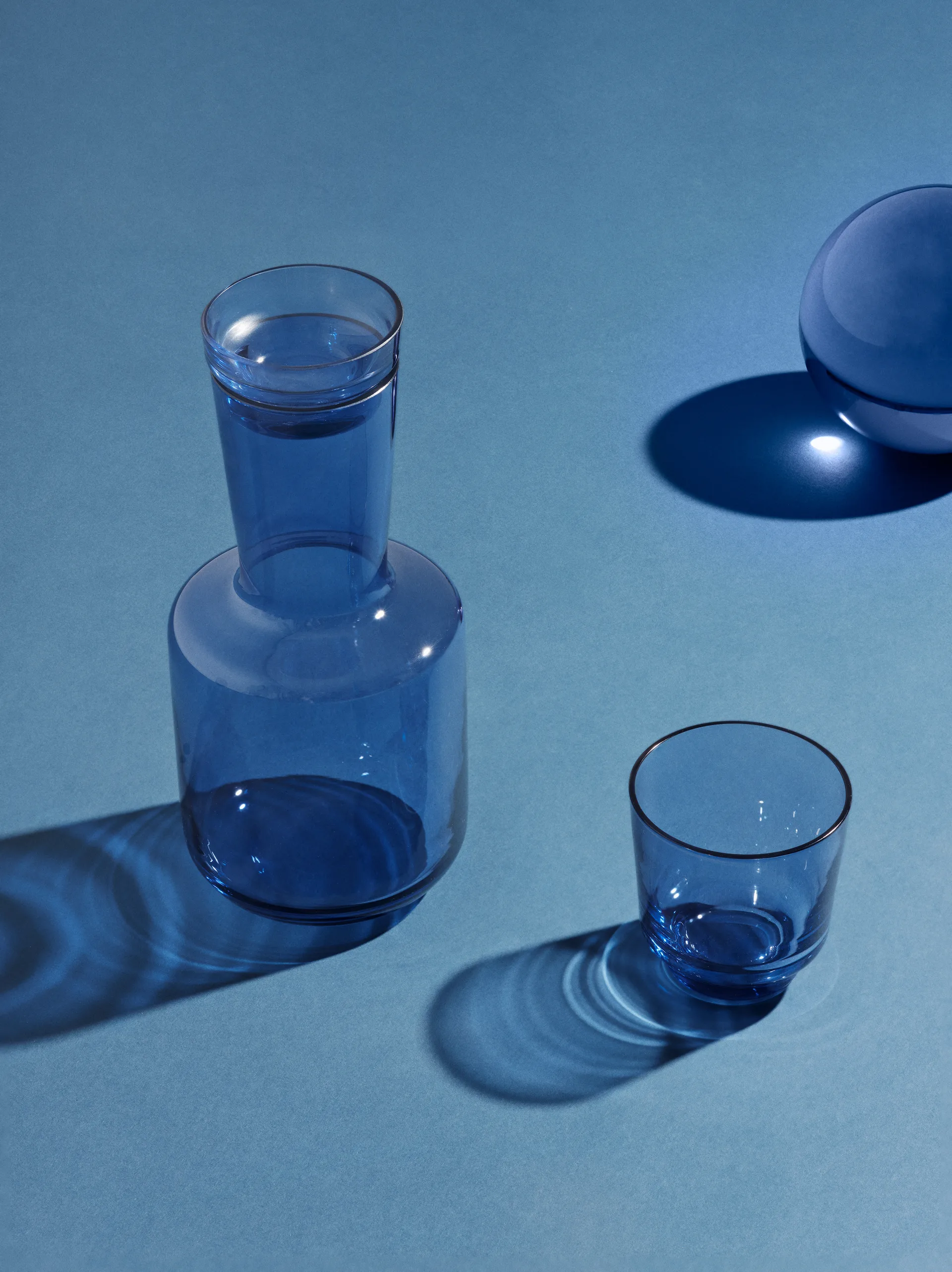 Raise carafe, Indigo Muuto