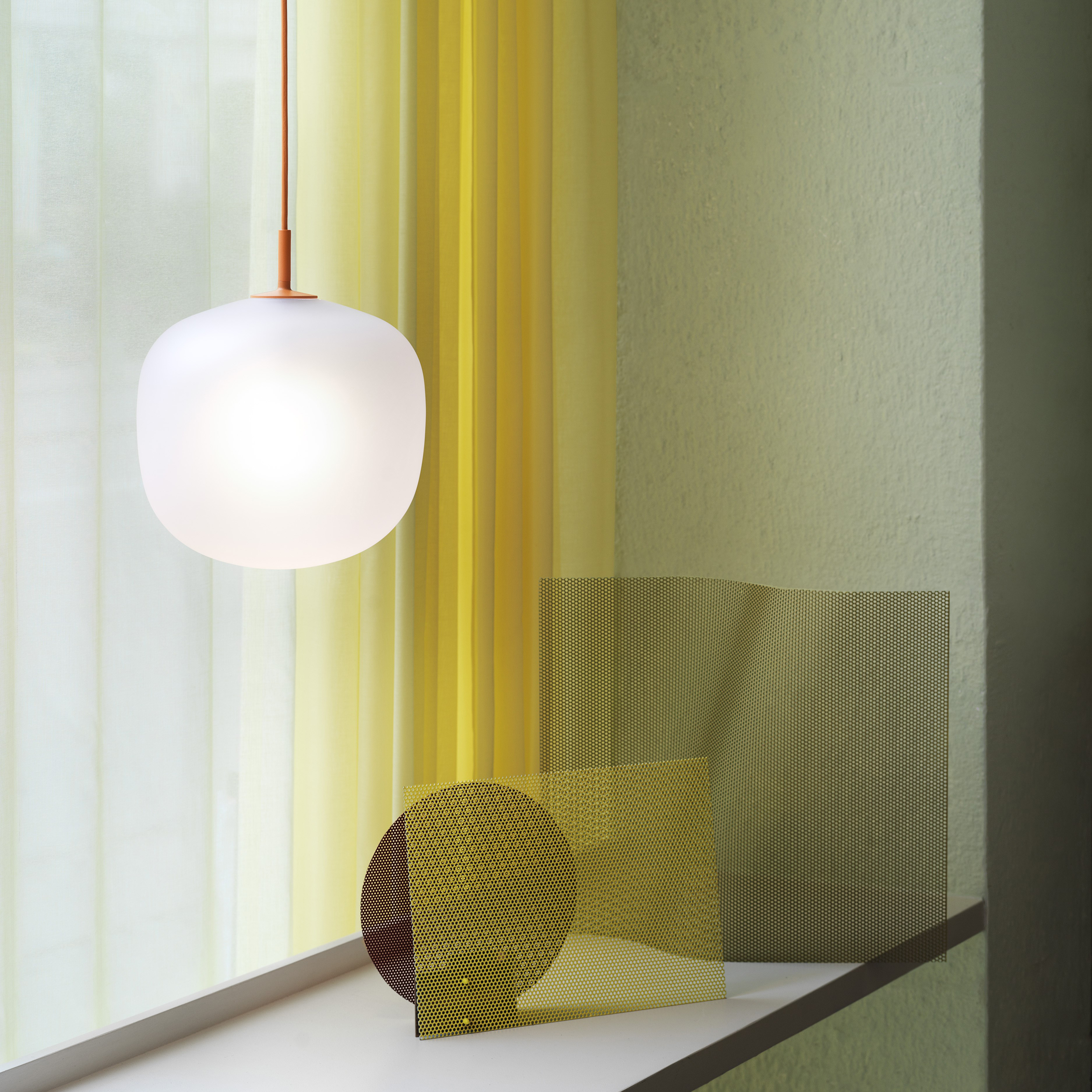 ★ MUUTO★ Horn Rimmed YLAB 25 C2 MUY25C2 Rime pendant lamp Ø25 cm from Muuto - NordicNest.com