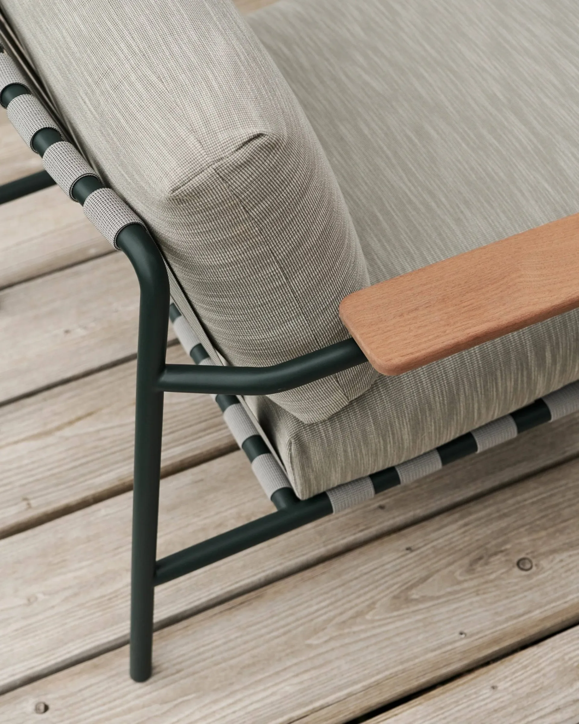 Settle 2-seater sofa, Ribbed Weave 2 Dark green Muuto