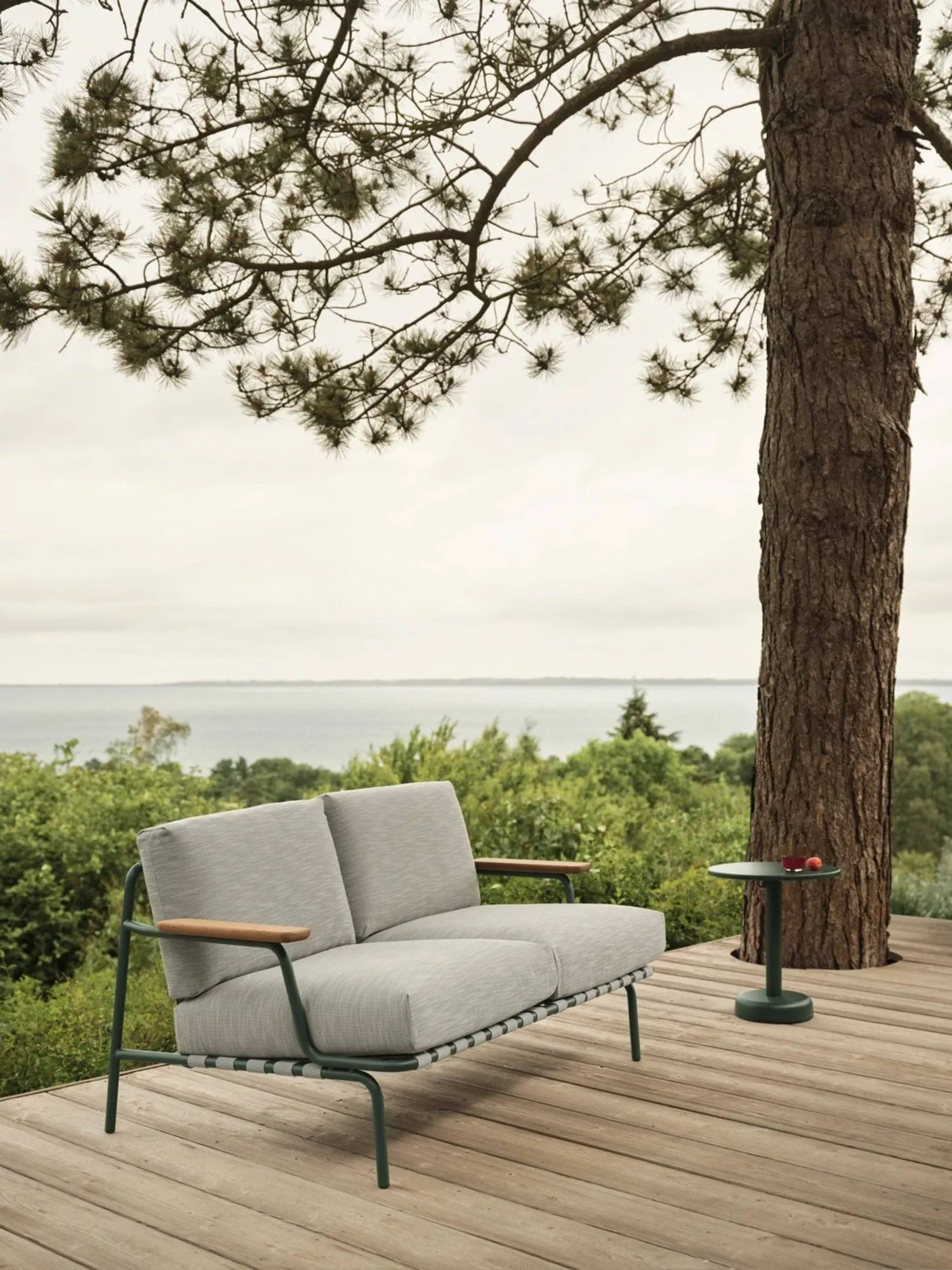 Settle 2-seater sofa, Ribbed Weave 2 Dark green Muuto