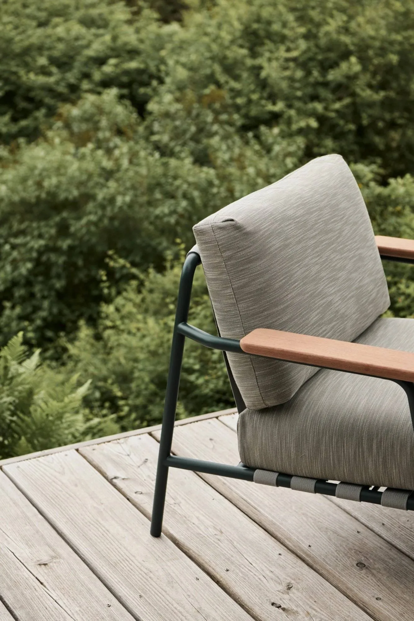 Settle lounge chair, Ribbed Weave 2 Dark green Muuto