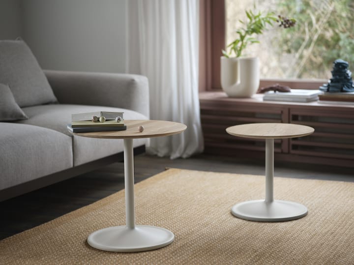 Soft sidetable 48 cm - Solid oak-off white - Muuto