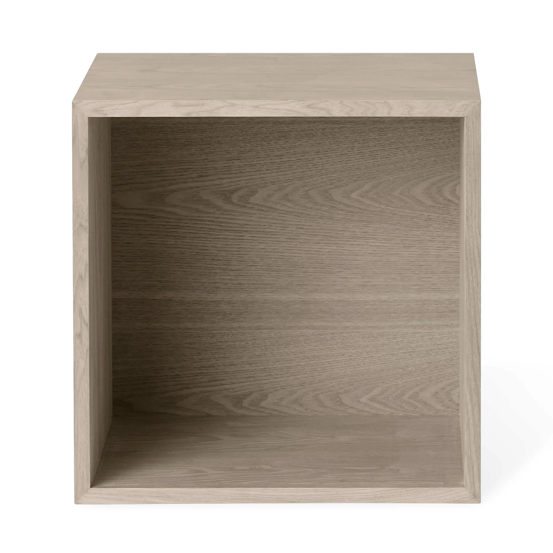 Stacked 2.0 shelving with back plate, medium, oak Muuto