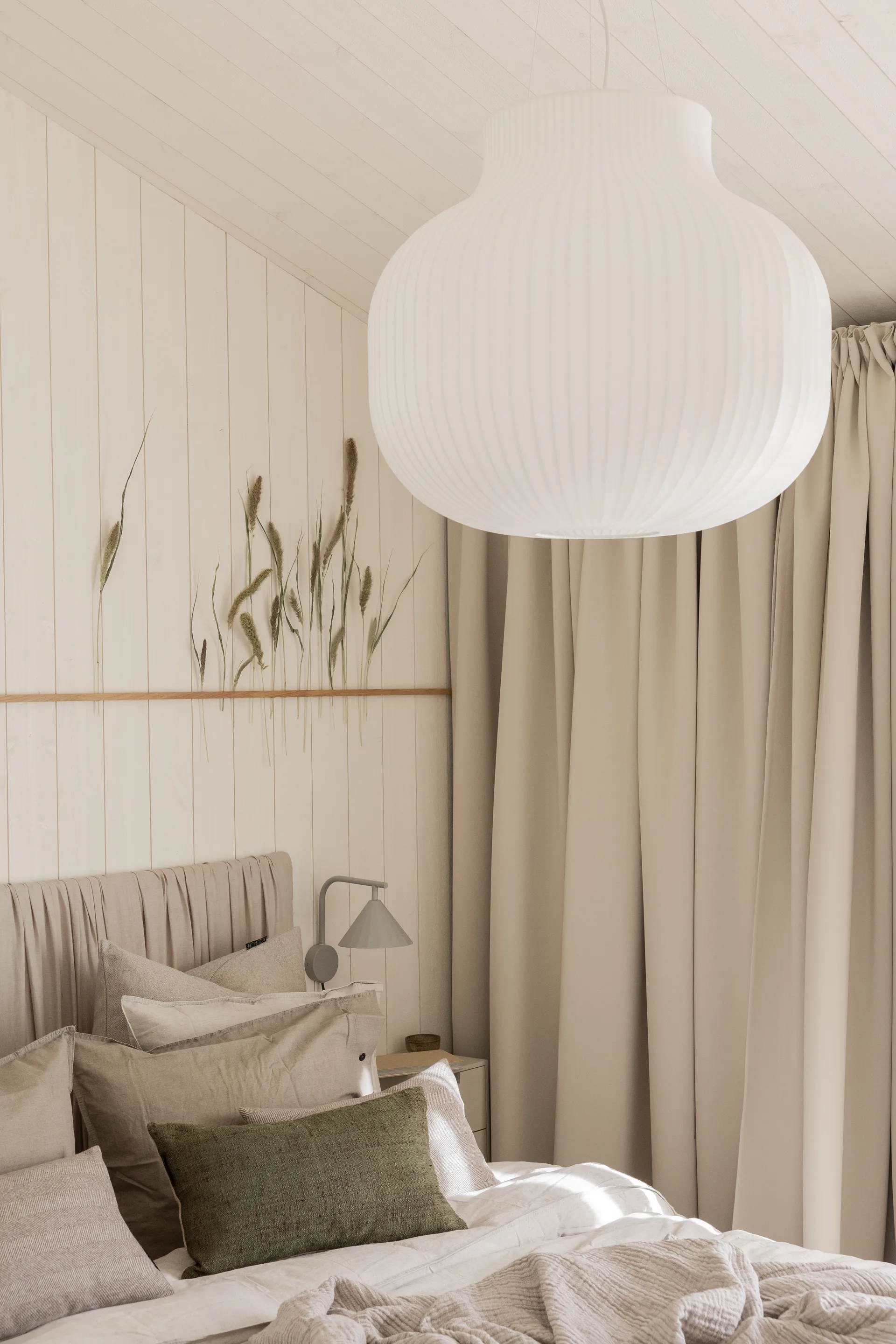 Strand ceiling lamp close, 60 cm Muuto