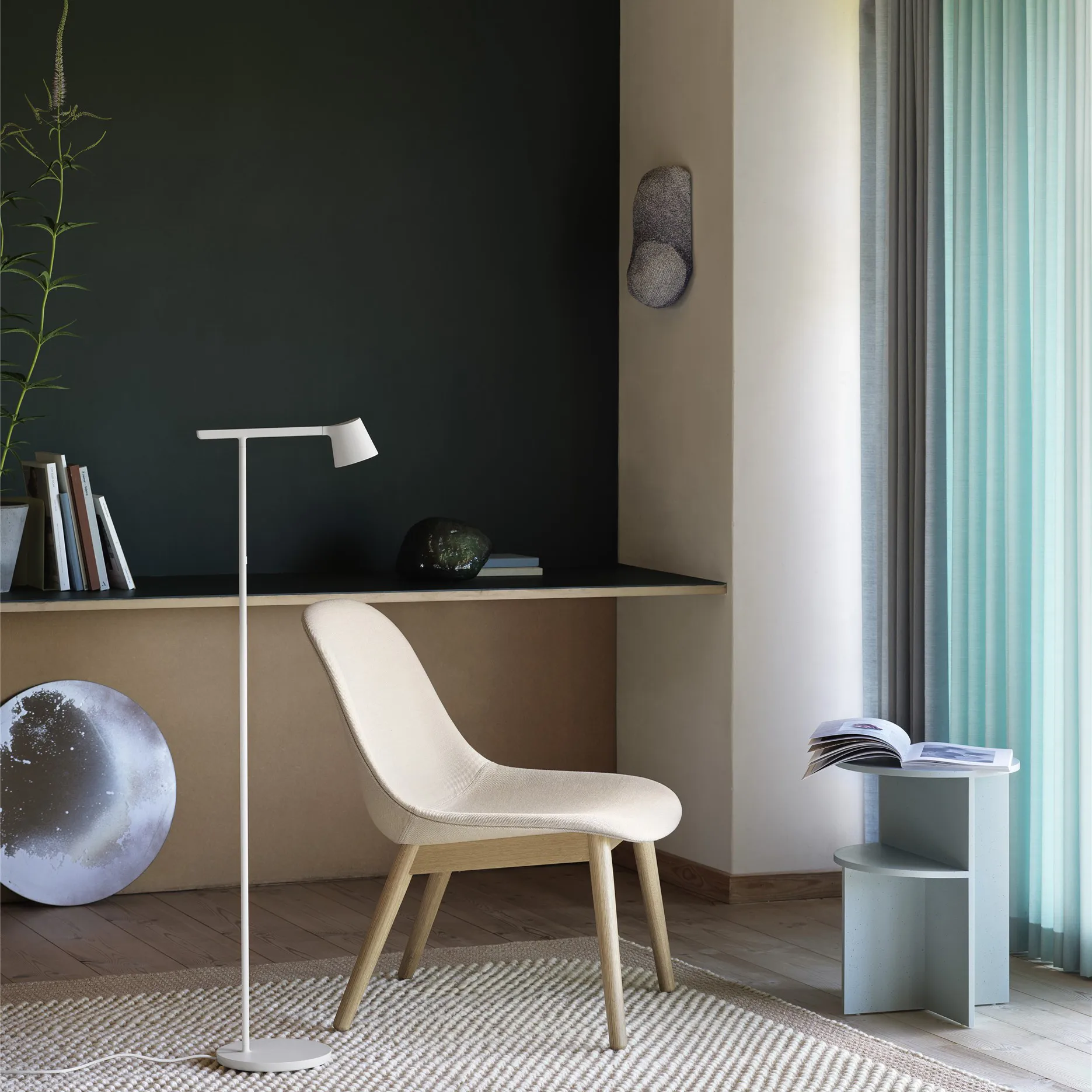 Tip floor lamp, Grey Muuto