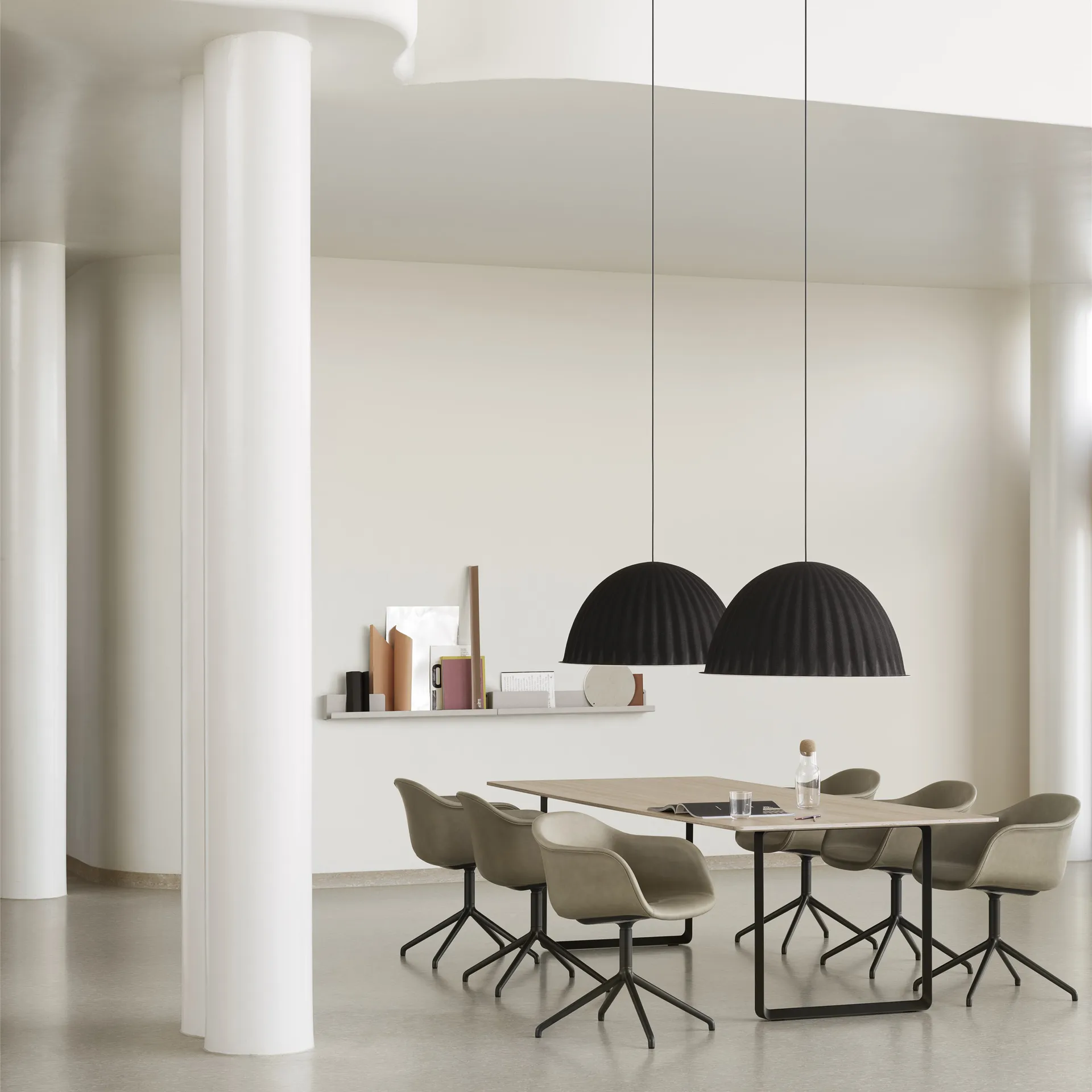 Under the Bell ceiling lamp Ø 82 cm, black Muuto