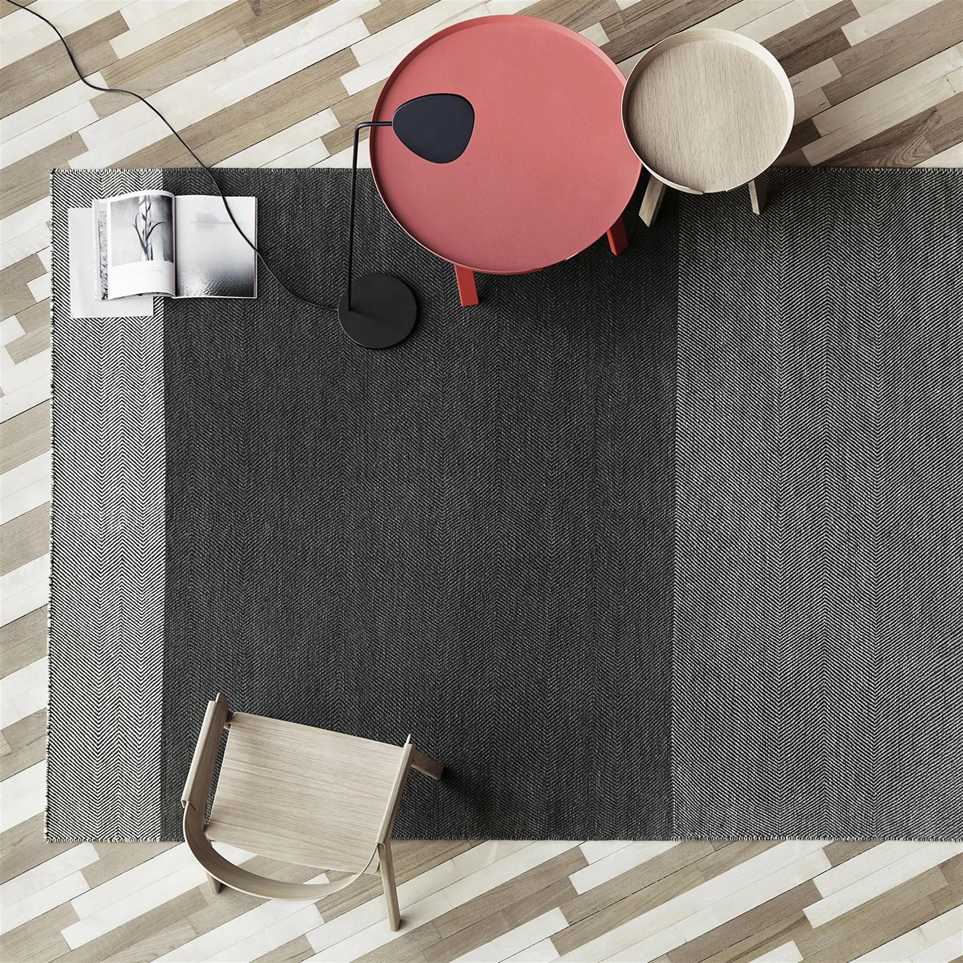 Varjo rug 200x300 cm, dark grey Muuto