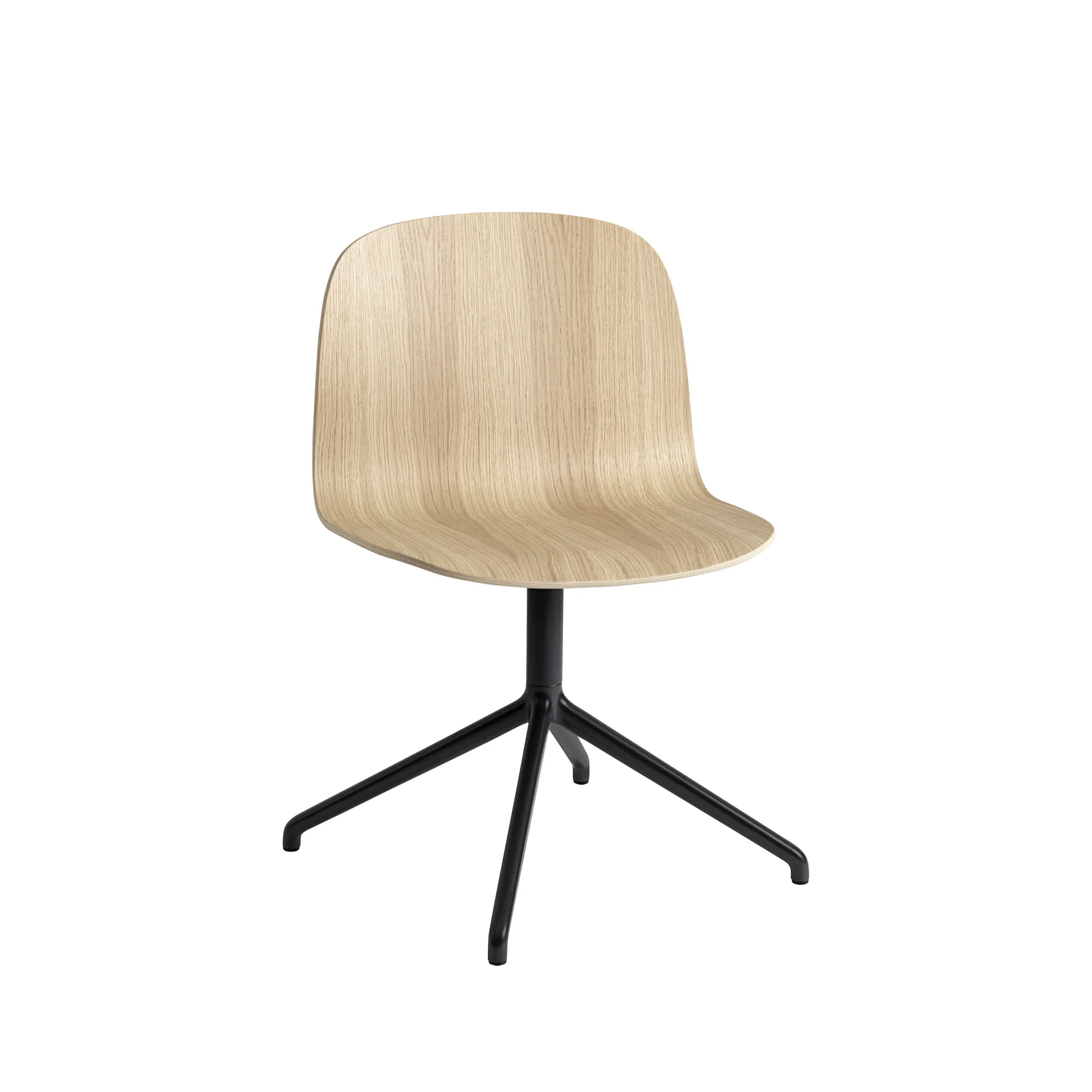 Visu Wide chair, Oak-swivel base Muuto