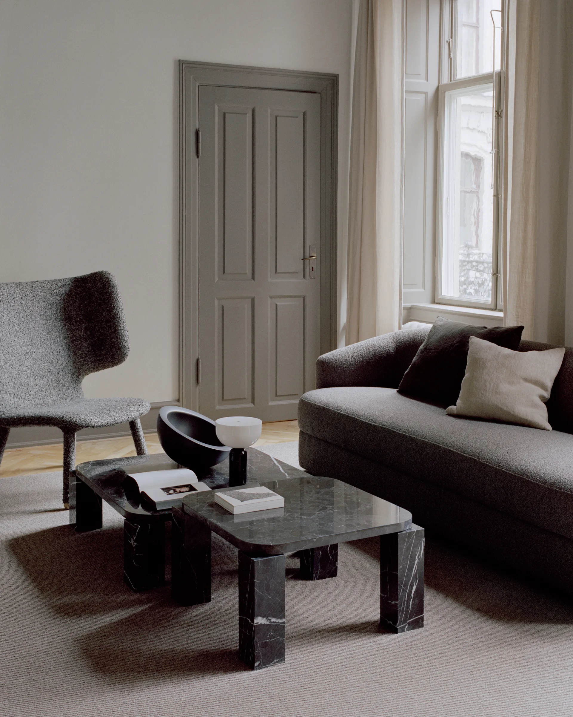 Atlas coffee table 60x60 cm, Costa black marble New Works