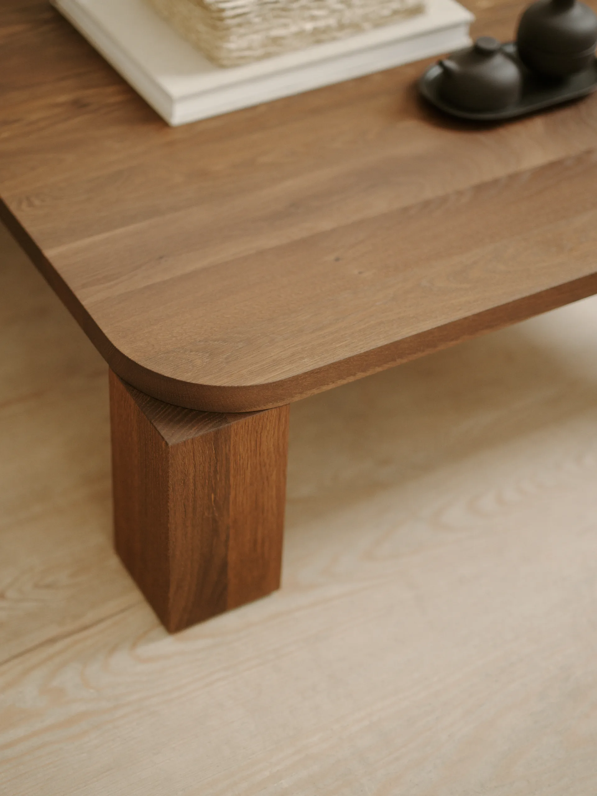 Atlas coffee table 82x82 cm, Smoked Oak New Works